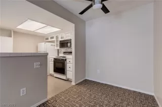 Photo #6: 2314812 Listing