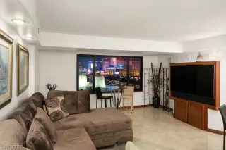 Photo #6: 2314813 Listing