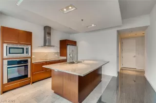 Photo #5: 2314816 Listing 