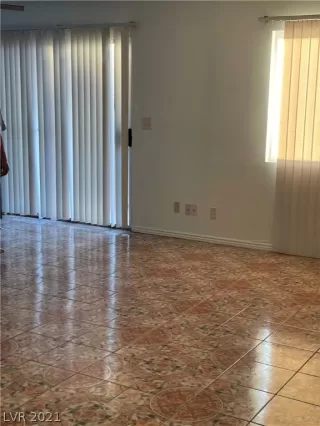 Photo #4: 2314837 Listing 