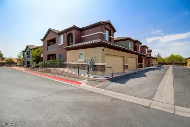 MLS: 2314867 Condo For Sale