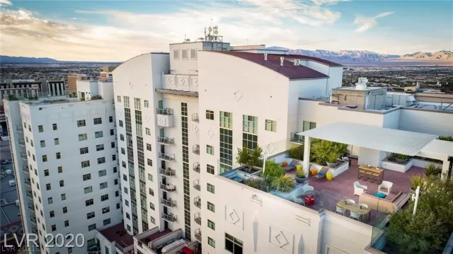 MLS: 2314894 Condo For Sale