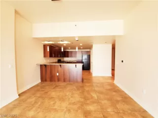 Photo #6: 2314894 Listing