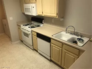 Photo #4: 2314897 Listing 