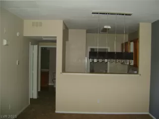 Photo #4: 2314905 Listing 