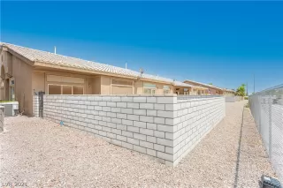 Photo #5: 2314929 Listing 