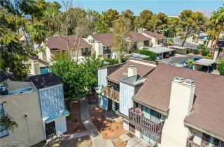 Photo #6: 2314934 Listing