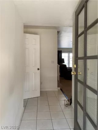 Photo #5: 2314937 Listing 