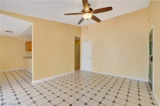 Photo #3: 2314939 Listing