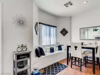 Photo #3: 2314967 Listing 