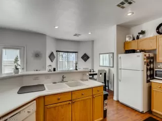 Photo #5: 2314967 Listing 