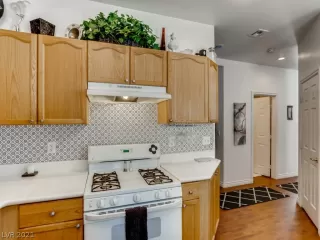 Photo #6: 2314967 Listing 