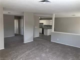 Photo #1: 2314979 Listing