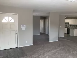 Photo #3: 2314979 Listing