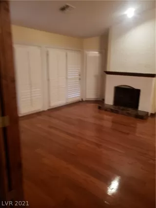 Photo #5: 2315018 Listing 