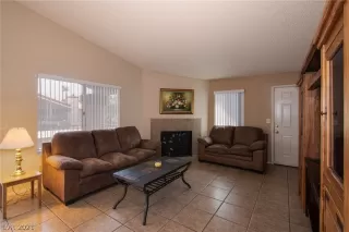 Photo #4: 2315043 Listing