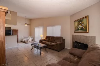 Photo #5: 2315043 Listing