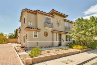 Photo #1: 2315047 Listing