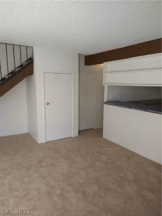 Photo #4: 2315061 Listing 