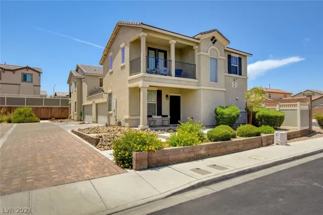 MLS: 2315092 Condo For Sale