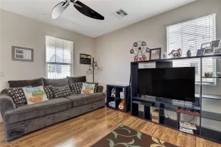 Photo #2: 2315092 Listing