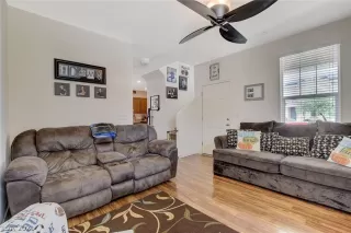 Photo #3: 2315092 Listing