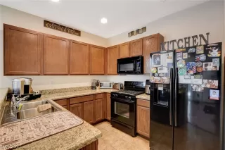 Photo #5: 2315092 Listing