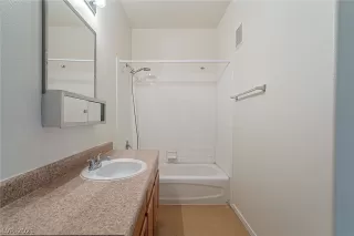 Photo #3: 2315094 Listing 