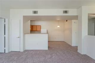 Photo #4: 2315094 Listing 