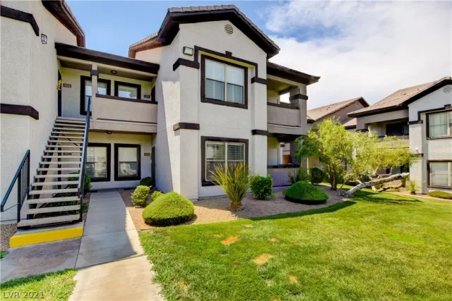 MLS: 2315095 Condo For Sale