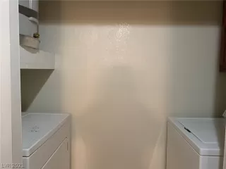 Photo #4: 2315130 Listing