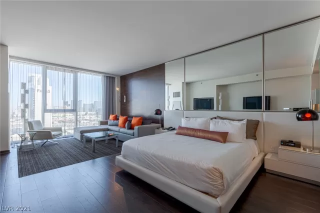 MLS: 2315147 Condo For Sale