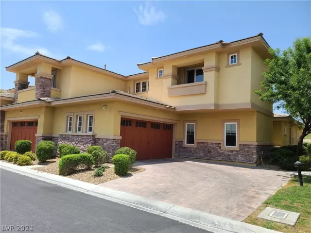 MLS: 2315154 Condo For Sale