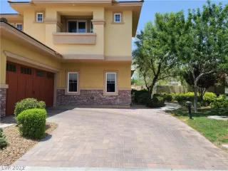 Photo #1: 2315154 Listing 