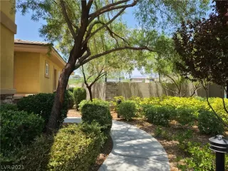 Photo #2: 2315154 Listing 