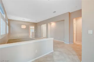 Photo #4: 2315188 Listing 