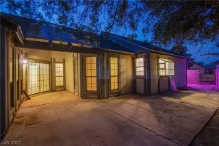 Photo #2: 2315195 Listing