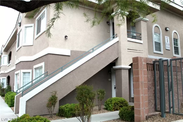 MLS: 2315219 Condo For Sale