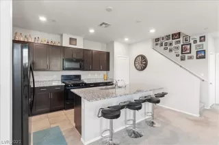 Photo #5: 2315230 Listing 