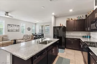 Photo #6: 2315230 Listing 