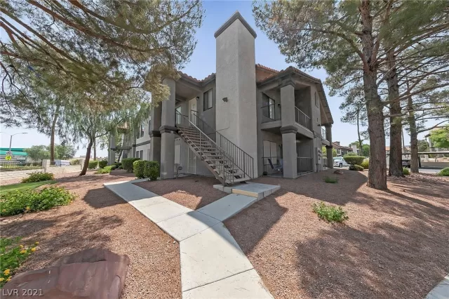 MLS: 2315248 Condo For Sale