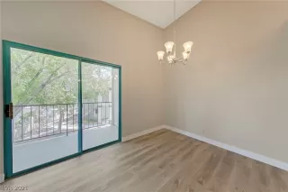 Photo #5: 2315248 Listing 