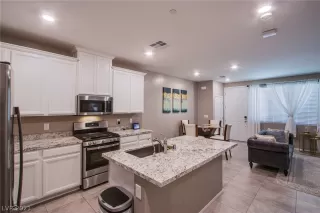 Photo #2: 2315267 Listing 