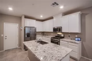 Photo #3: 2315267 Listing 