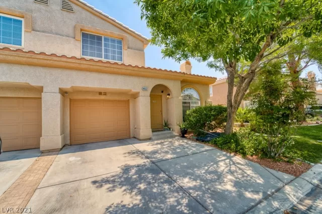 MLS: 2315269 Condo For Sale