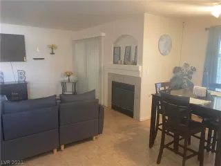 Photo #2: 2315272 Listing