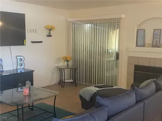 Photo #3: 2315272 Listing