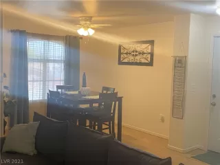 Photo #4: 2315272 Listing