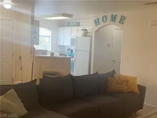 Photo #6: 2315272 Listing