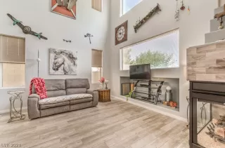 Photo #6: 2315286 Listing 